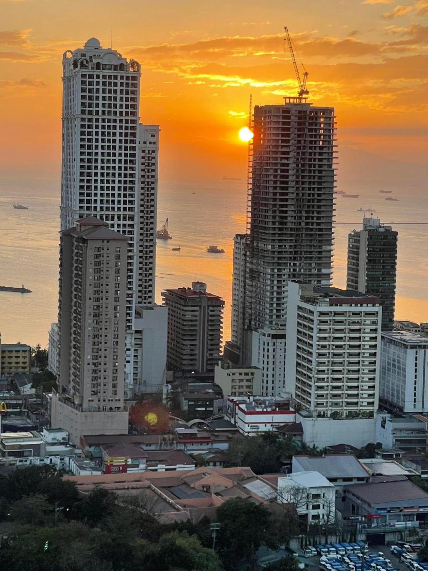 Green Residences Staycation By Pbyy Manila Exterior photo